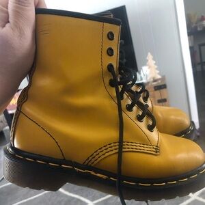 Women’s doc martens boots